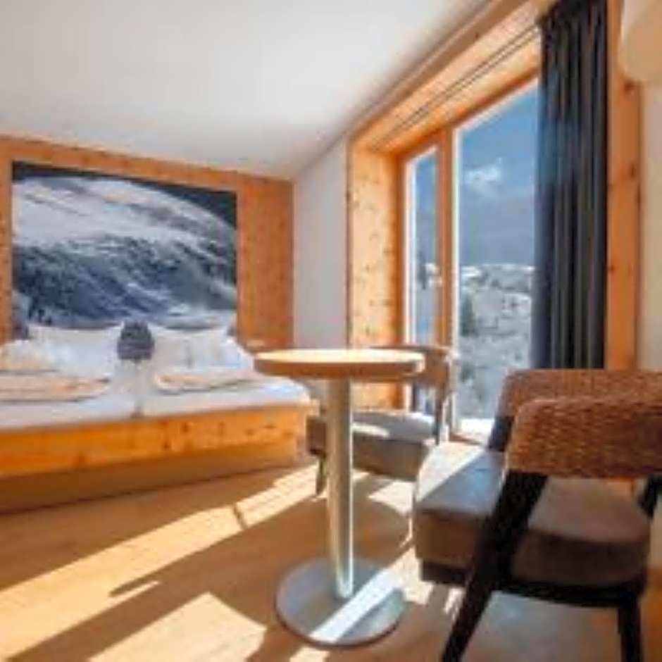 Mondschein Hotel & Chalet Ski-In Ski-Out Luxus am Arlberg