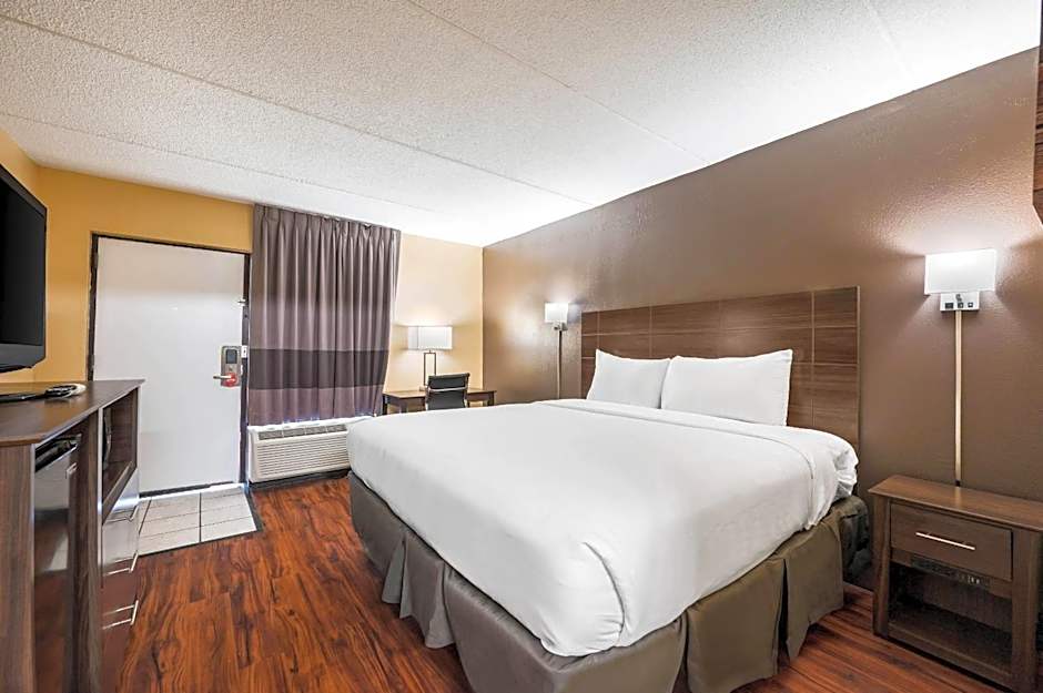 Econo Lodge Columbus near Airport