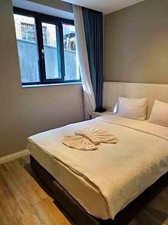 Economy Double Room - Basement