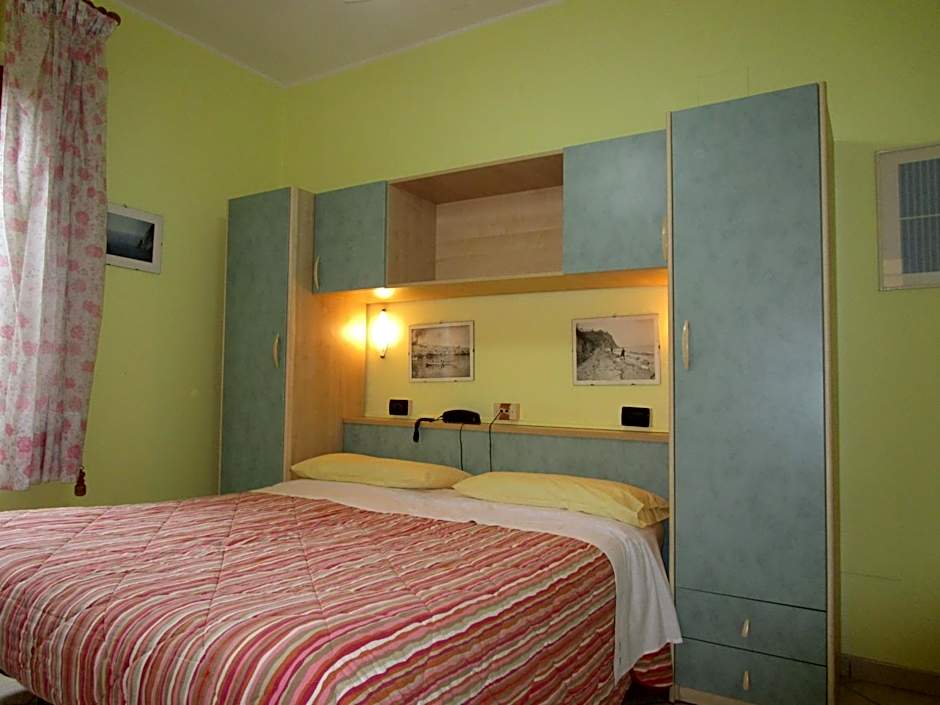 Photo 1 sur 7 de Single Room