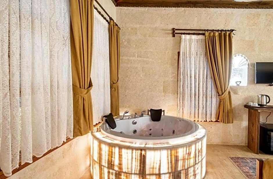 Uzay Cave Suite Hotel