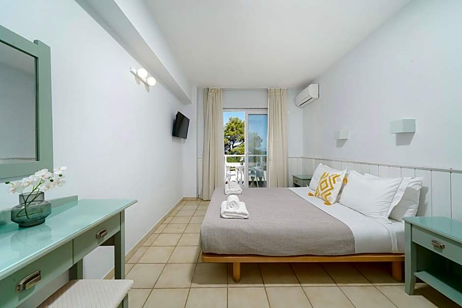 Photo 1 of 25 of Junior Suite, Sea View