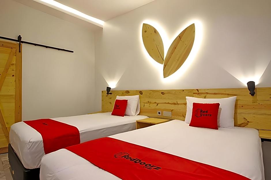 RedDoorz near Pojok Beteng Prawirotaman
