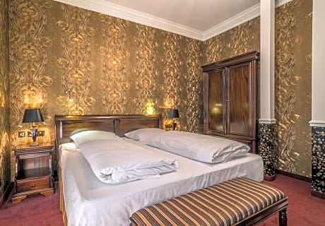 Deluxe Double or Twin Room with Spa Bath
