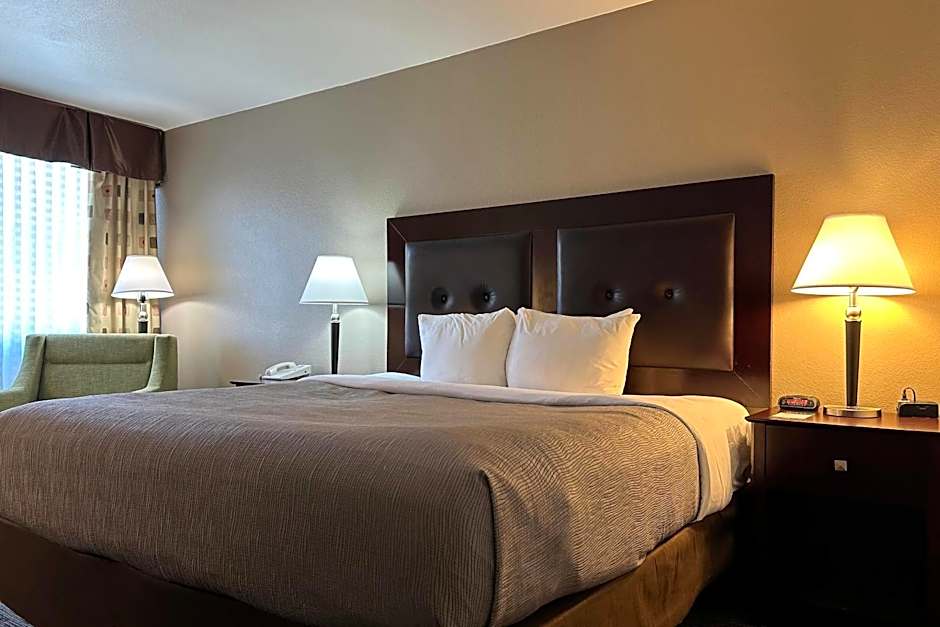 Quality Inn & Suites Everett