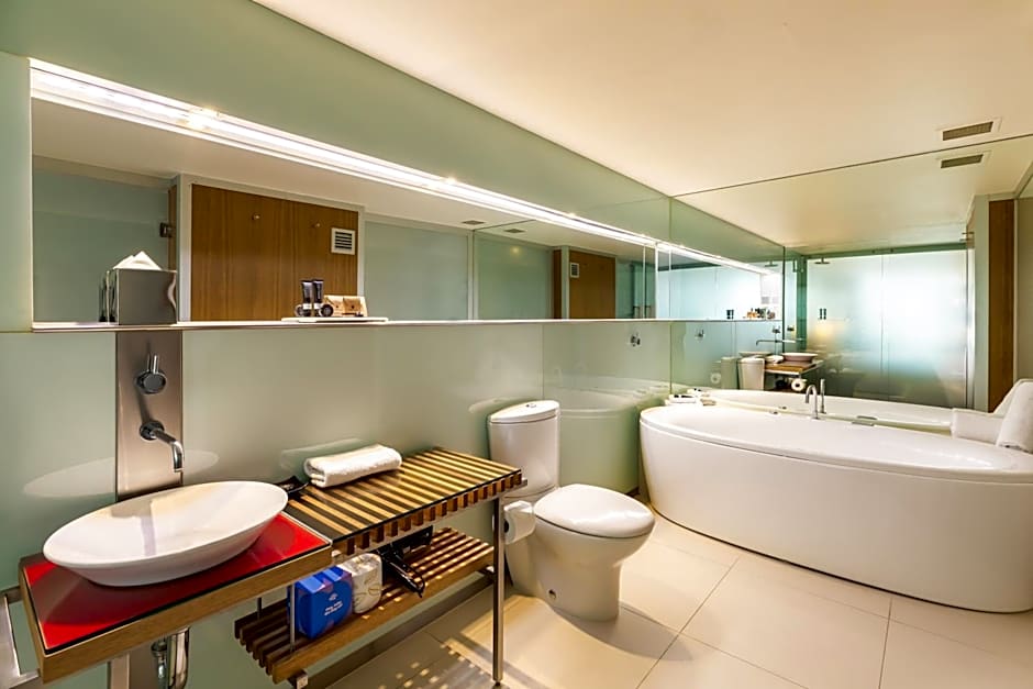 The Henry Jones Art Hotel