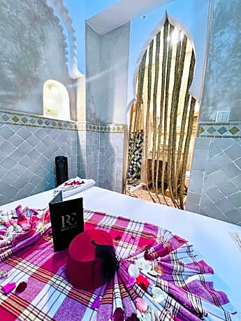 Deluxe Room (1 adult + 1 child)