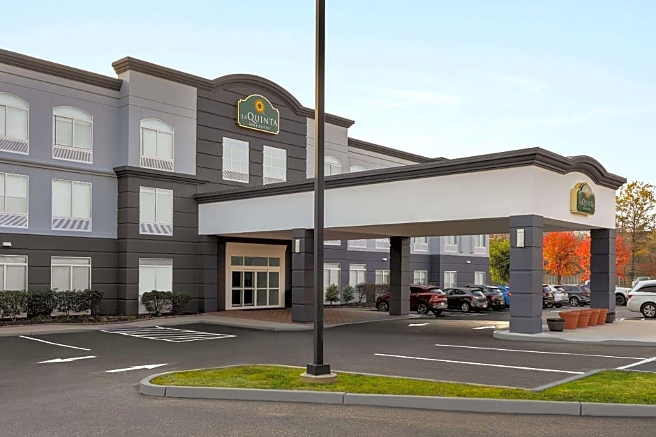 La Quinta Inn & Suites by Wyndham Mt. Laurel - Philadelphia