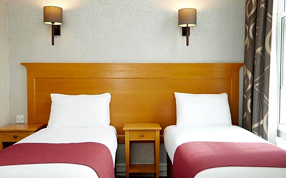 Lamb Hotel by Greene King Inns