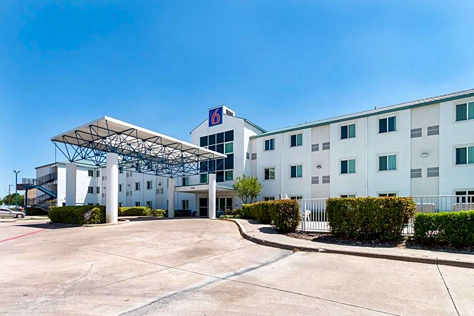 Motel 6 Irving, TX - DFW Airport North