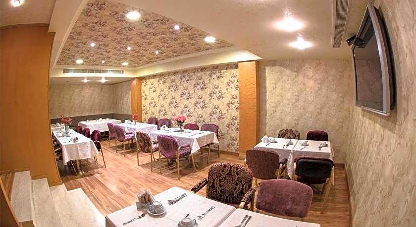 King Suites Hotel