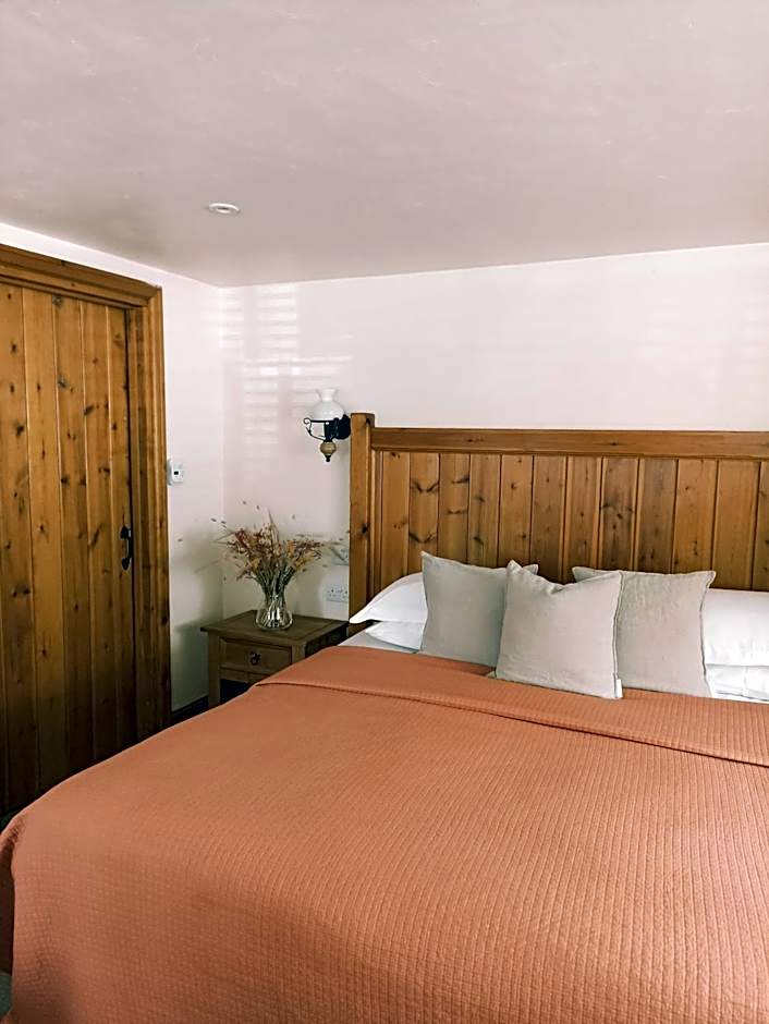 The Gwaelod y Garth Inn