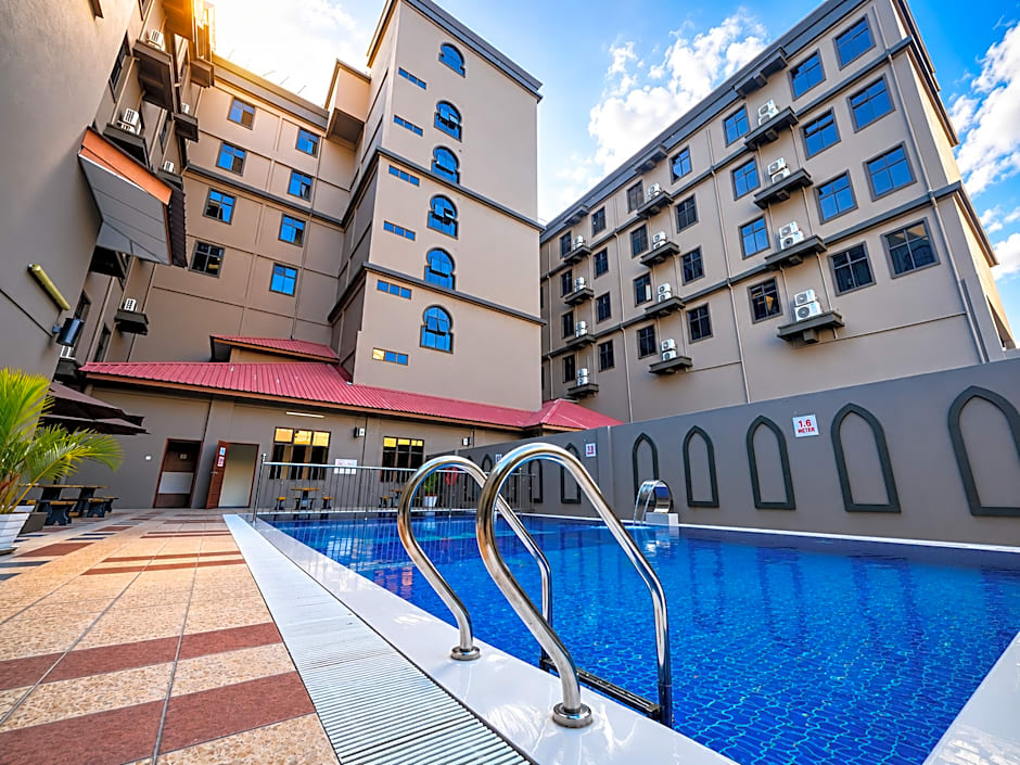 The Grand Puteri Hotel