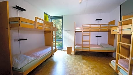 Sextuple Room with Shared Bathroom
