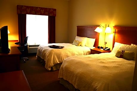 2 Queen Room Shower Only Fridge And Microwave