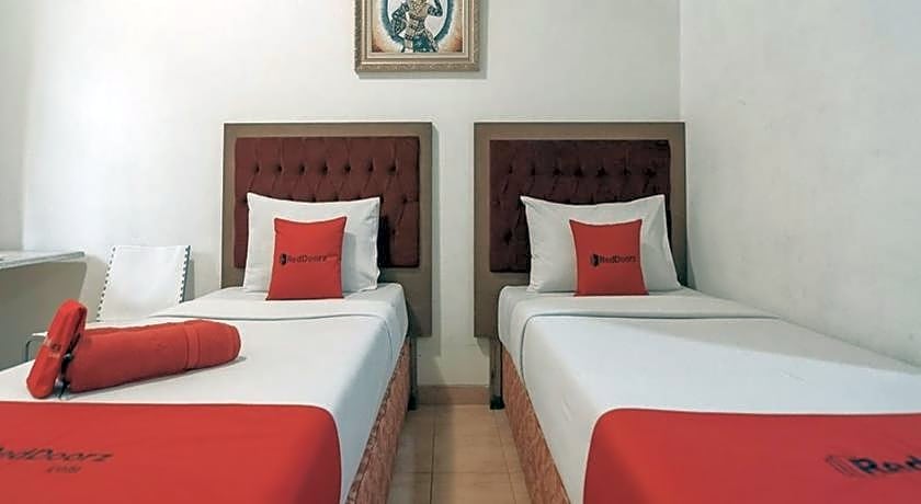 RedDoorz @ Buah Batu 3