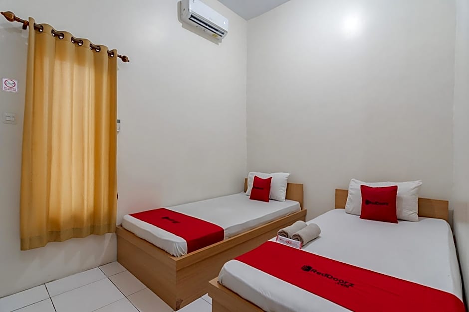 RedDoorz near Universitas Siliwangi Tasikmalaya