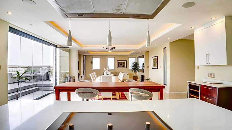 4 on Pritchard Luxury Suites