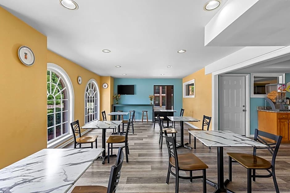 Super 8 by Wyndham Acworth/Atlanta Area