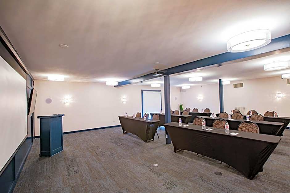 The Burgundy Hotel, Tapestry Collection by Hilton