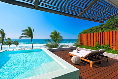 Oasis King Suite with Spa Bath and Plunge Pool - Oceanfront