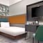 DoubleTree by Hilton Brighton Metropole