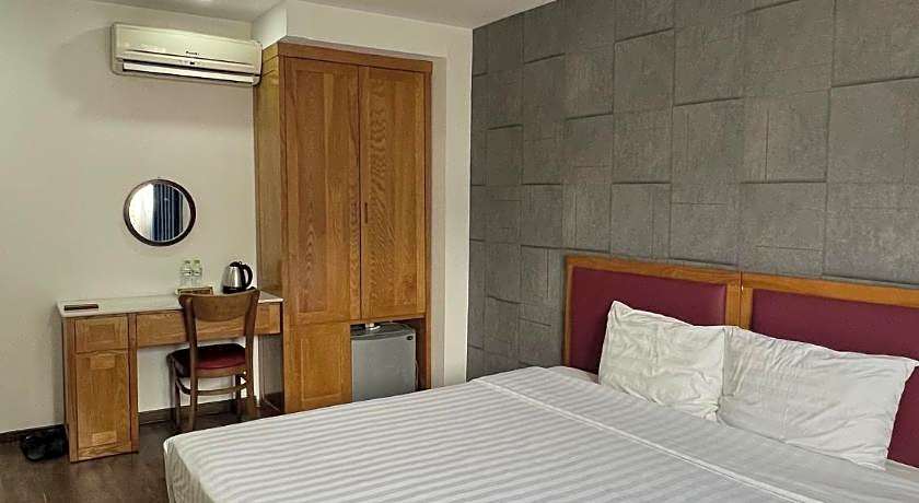 Holiday Suites Hotel & Spa