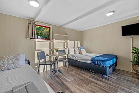 Self-Contained Cabin (1BR)
