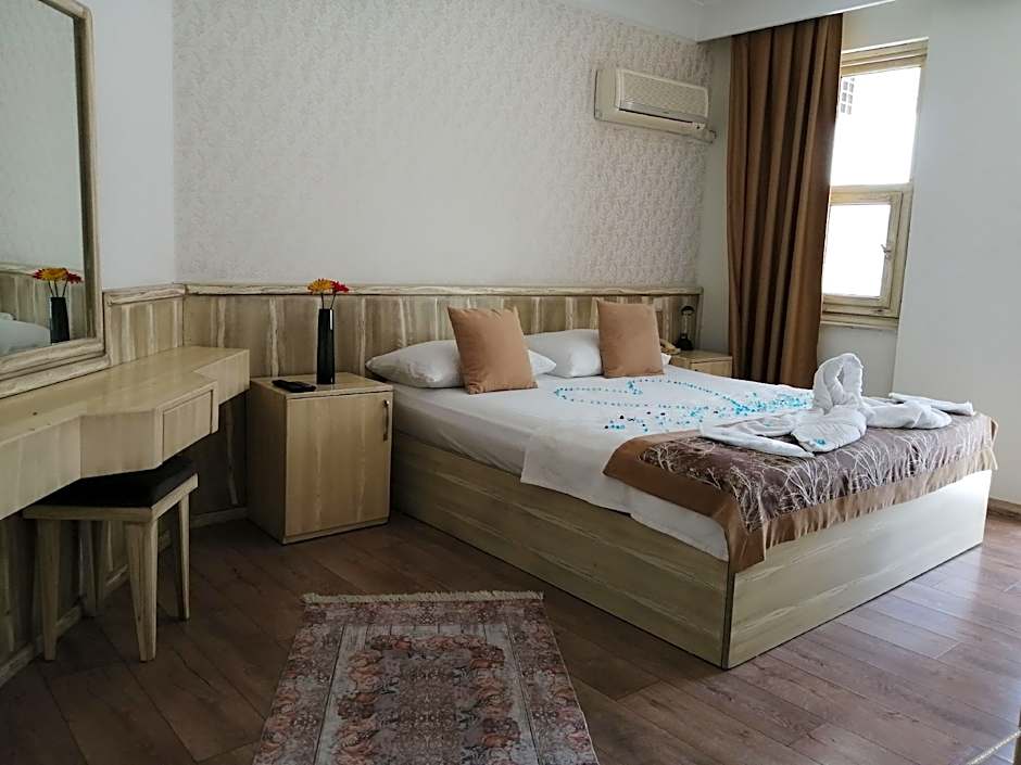 Lara Eyfel Hotel