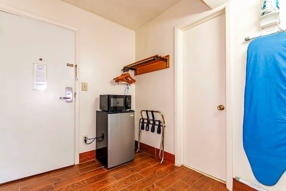 Americas Best Value Inn Austinburg