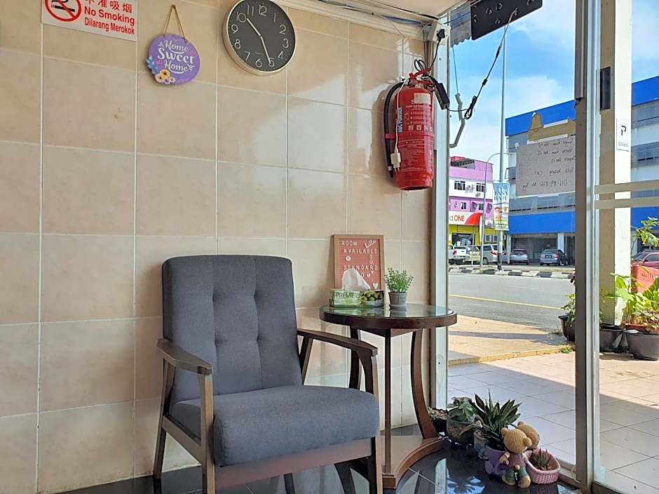 OYO 90997 Hoover Room