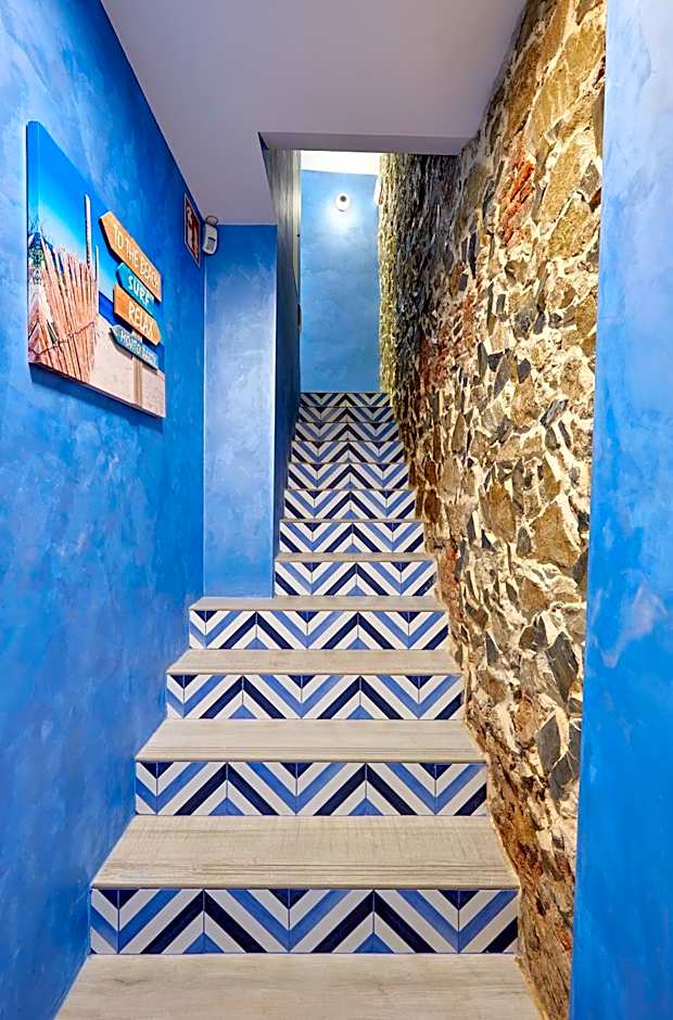 "Breeze" Aparthotel by Parrot`s House