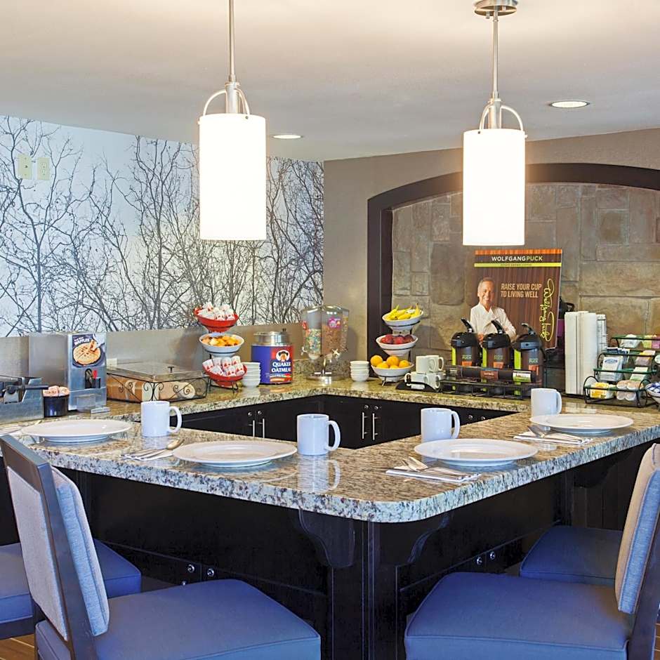 Staybridge Suites Fairfield Napa Valley Area by IHG