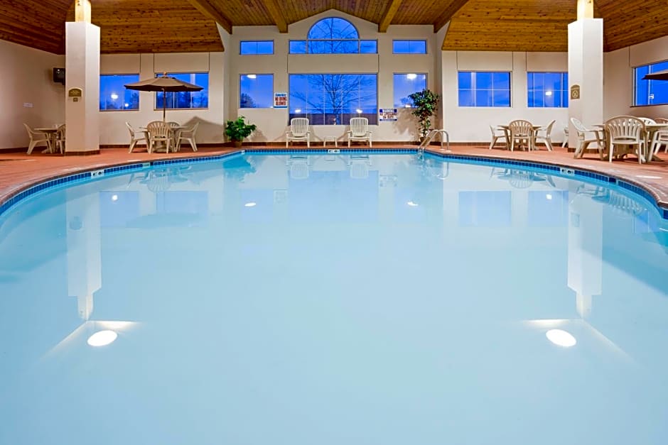 Holiday Inn Express Houghton-Keweenaw, an IHG Hotel