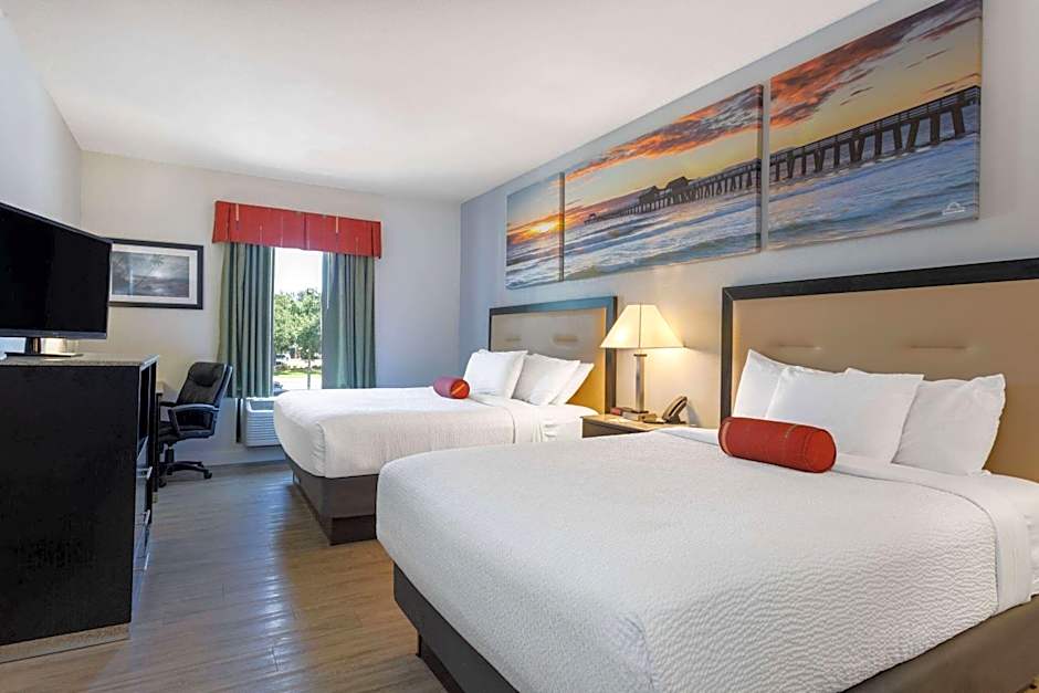 Days Inn & Suites by Wyndham Lakeland