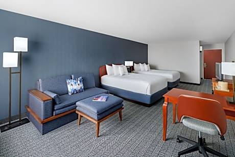 Queen Room with Two Queen Rooms - High Floor