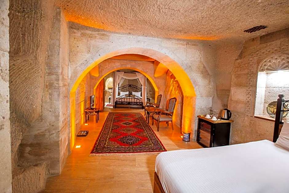 Caldera Cave Hotel