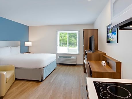Queen Room  with Tub - Disability Access/Non-Smoking