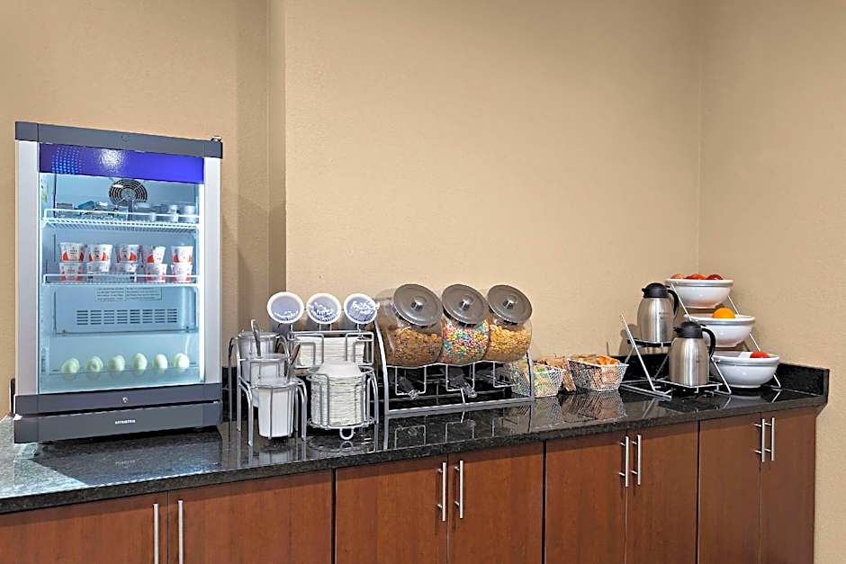Comfort Suites   University
