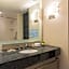 Renaissance by Marriott Schaumburg Convention Center Hotel