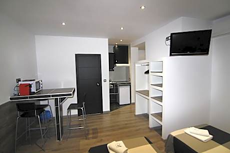 Double Room with Extra Bed (3 Adults)