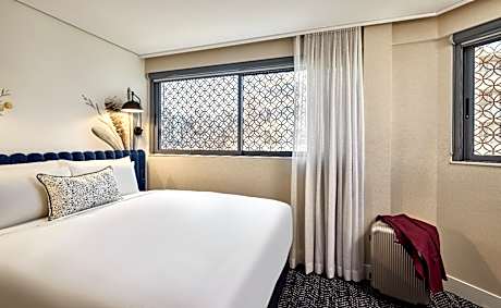 Superior King Room - Non-Smoking