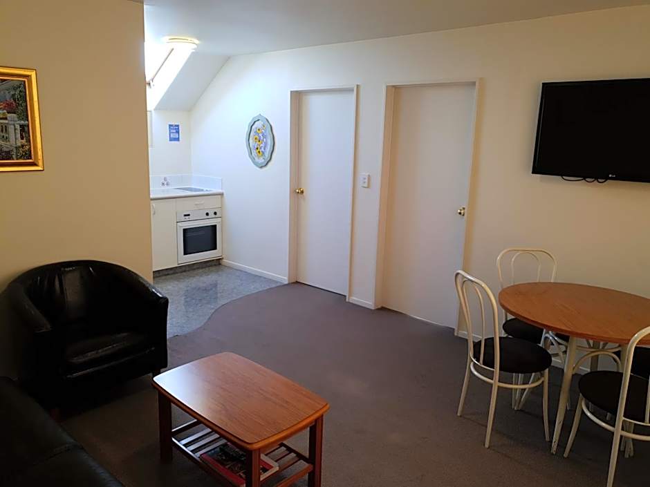 Rosewood Court Motel