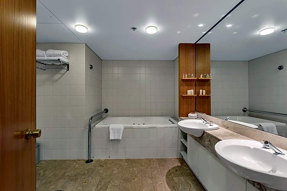 Stamford Plaza Adelaide