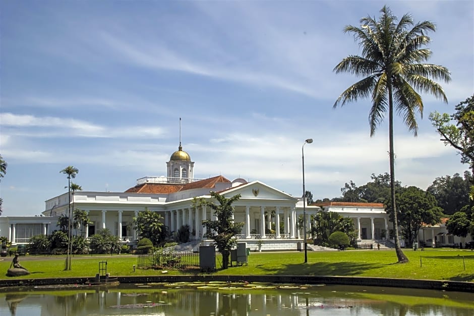 SPOT ON 3858 Elsana Transit Hotel