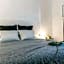 Central location in a great complex with 300mbps internet