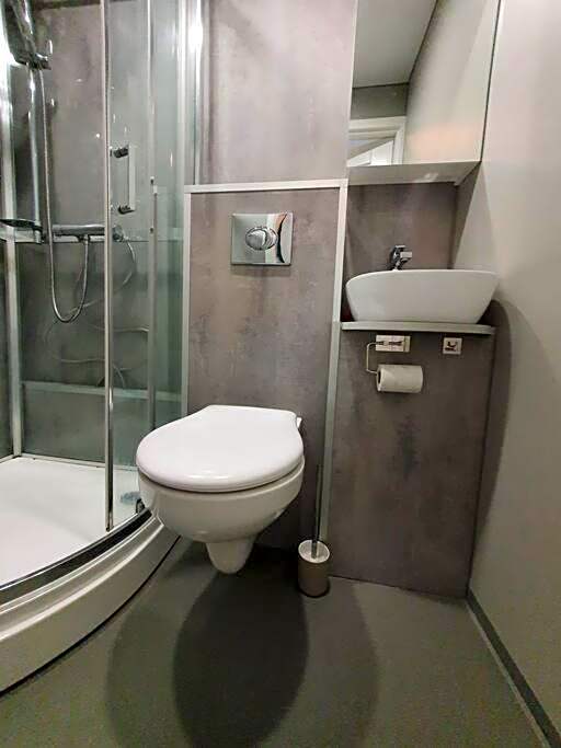 Bedroom in apartment 12 minutes to Oslo City by train