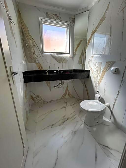 PREDIO FRENTE PRA PRAIA, COM VISTA LATERAL MAR, Apto 202