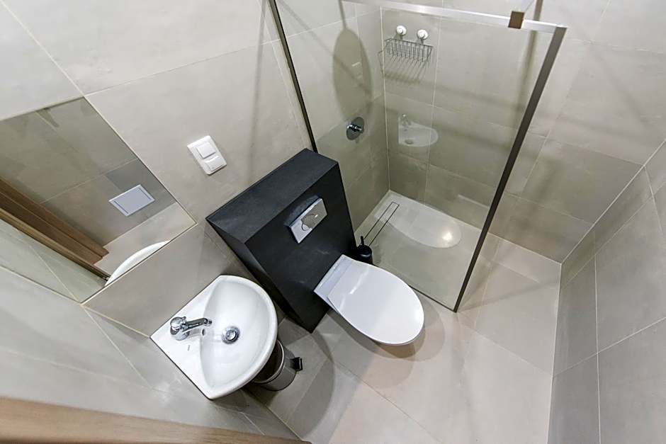 Hostel SMS FREE PARKING