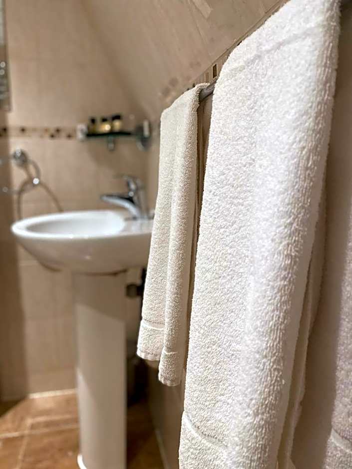 Le Bouchon Brasserie & Hotel